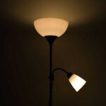 candeeiro pe 2 lampadas