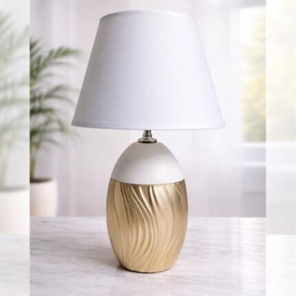 Candeeiro branco e dourado base cerâmica 32CM