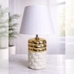 Candeeiro branco e dourado base cerâmica 26.5CM