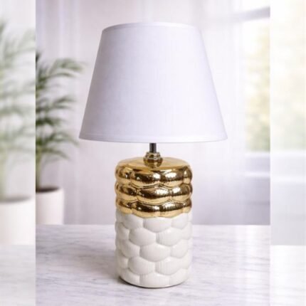 Candeeiro branco e dourado base cerâmica 26.5CM