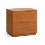 Quarto de Casal Completo em Tom Carvalho Natural – Cama, 2 Mesas de Cabeceira e Cómoda