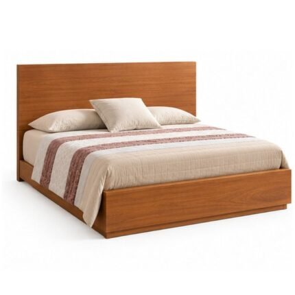 Quarto de Casal Completo em Tom Carvalho Natural – Cama, 2 Mesas de Cabeceira e Cómoda